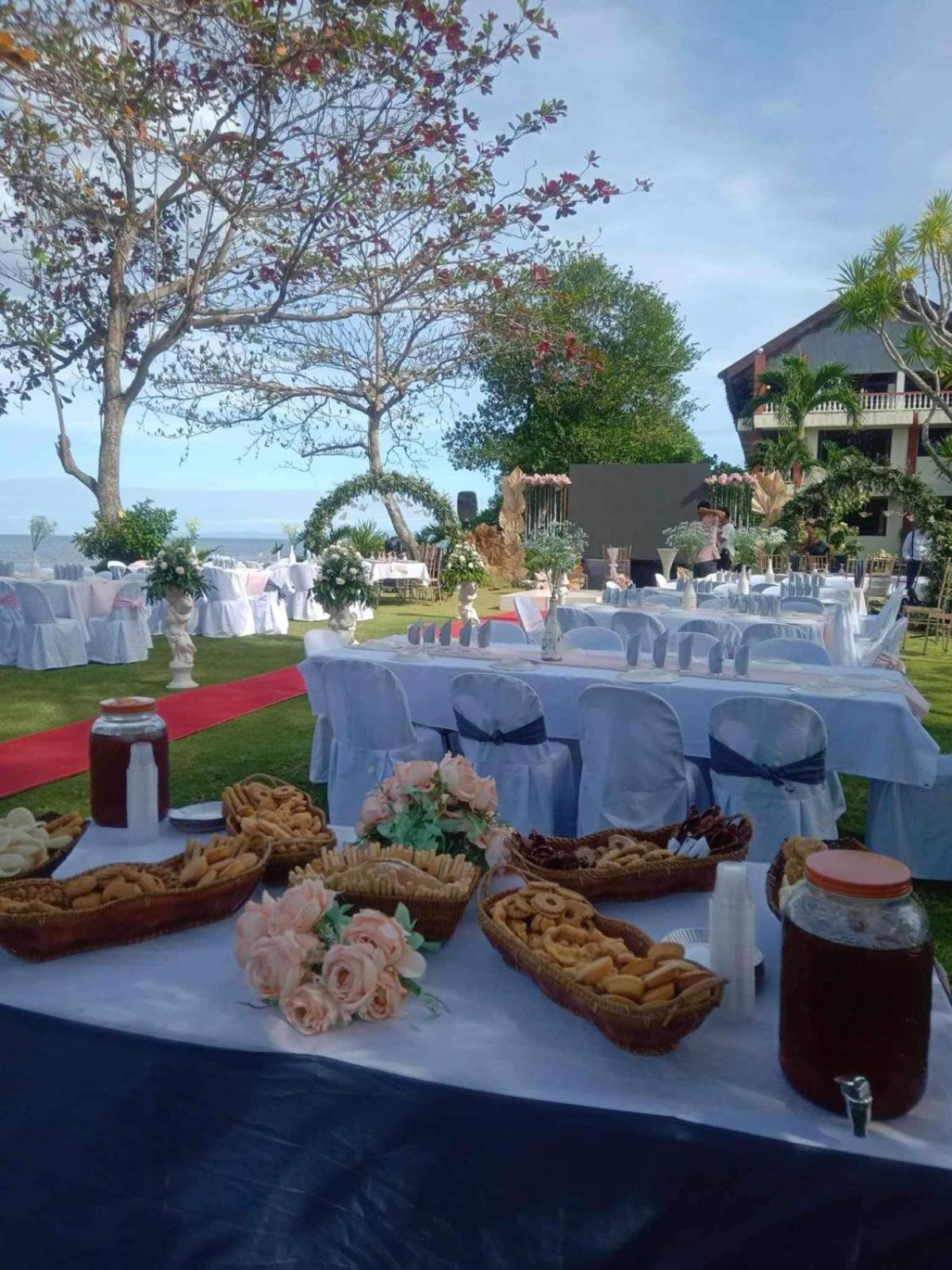 Wuthering Heights Bed & Breakfast By The Sea Dumaguete City Exterior photo