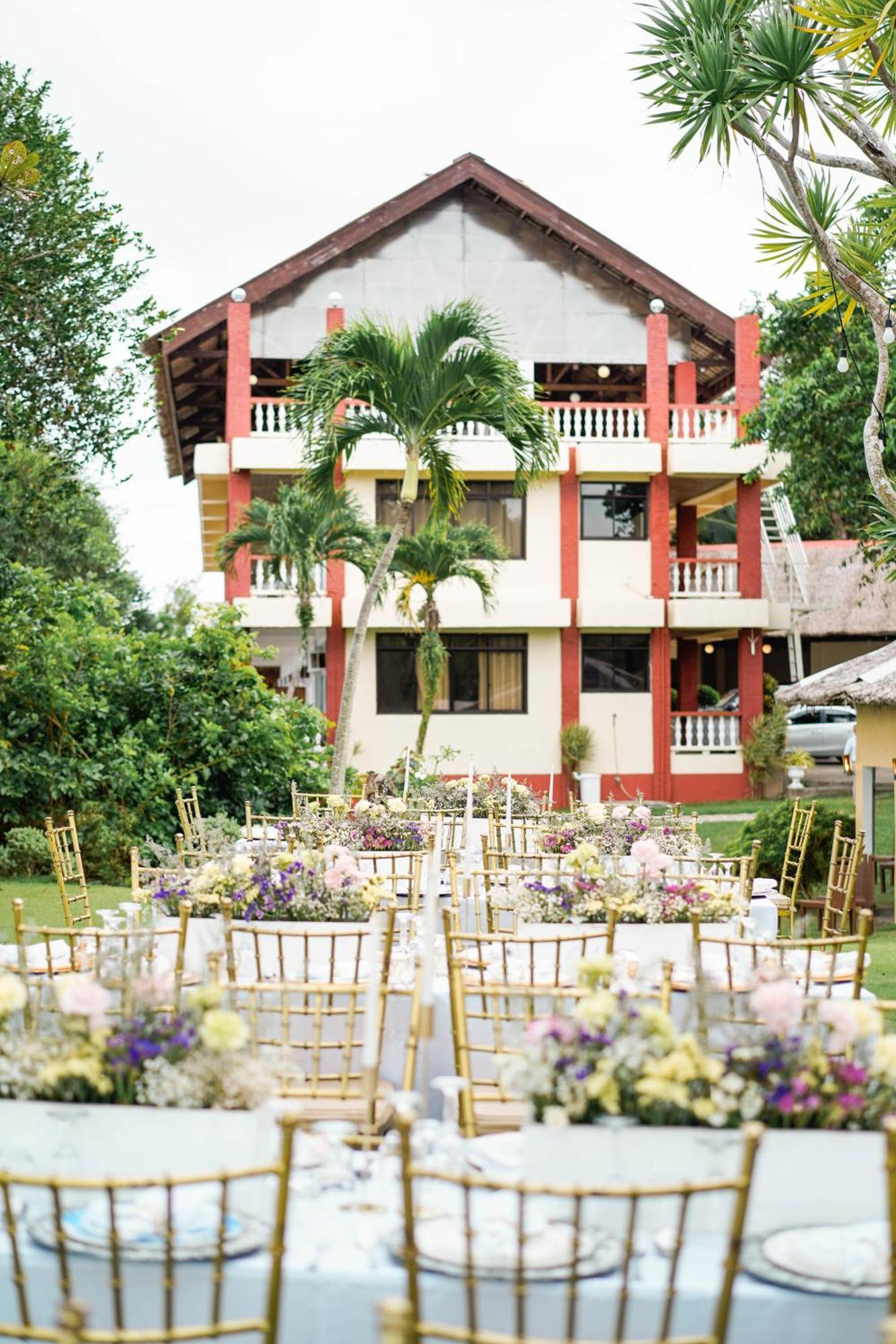 Wuthering Heights Bed & Breakfast By The Sea Dumaguete City Exterior photo