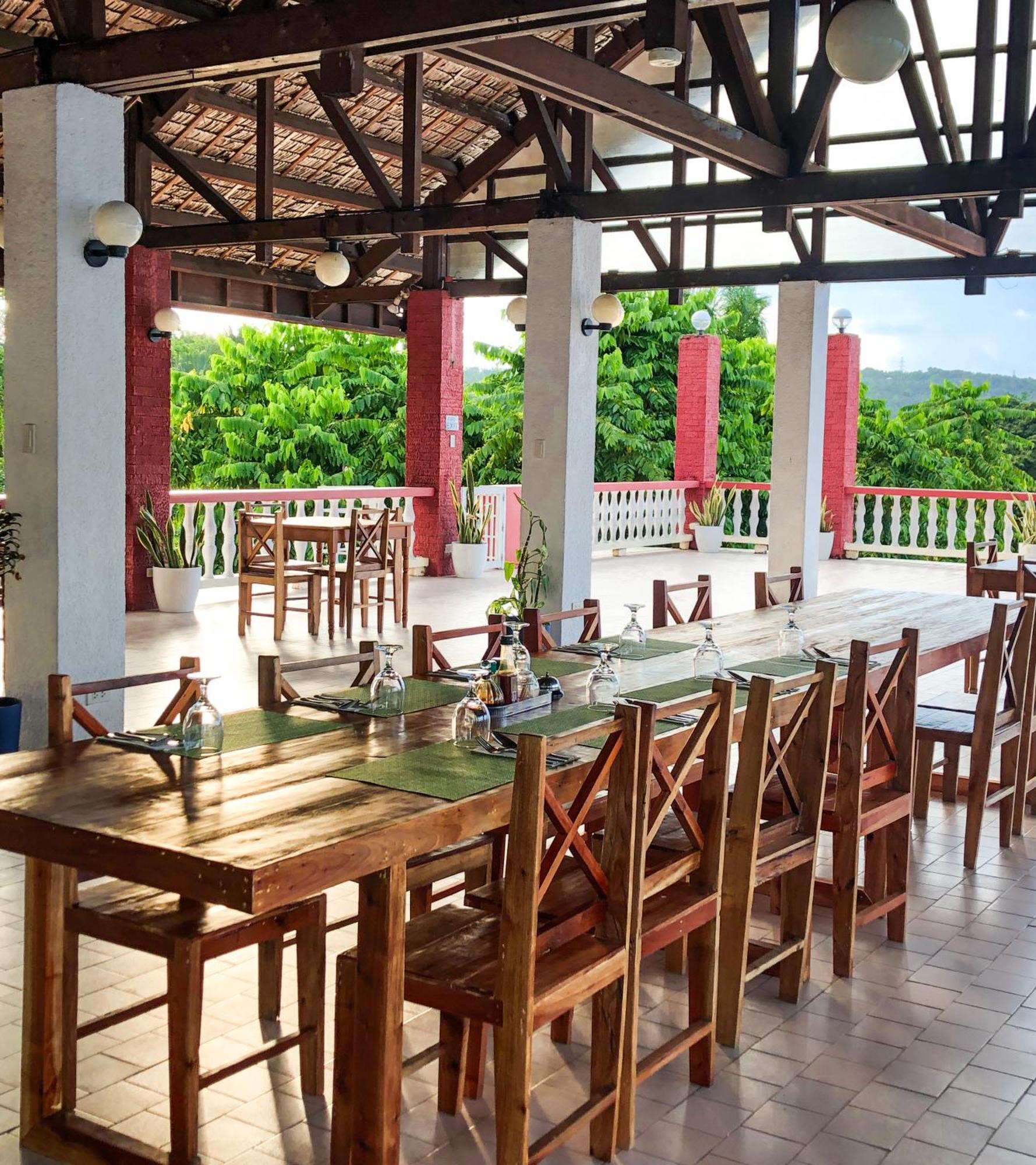 Wuthering Heights Bed & Breakfast By The Sea Dumaguete City Exterior photo